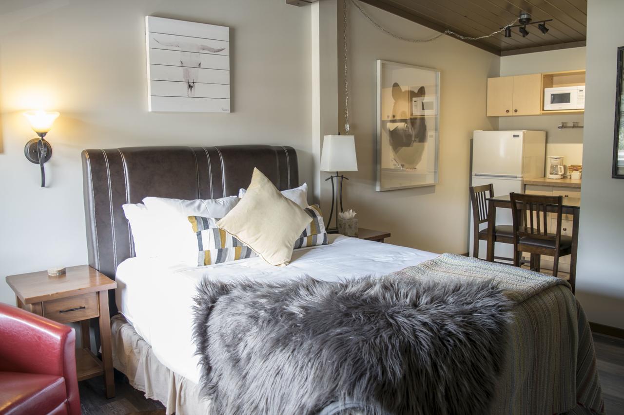 Yamnuska Suites Canmore Zewnętrze zdjęcie