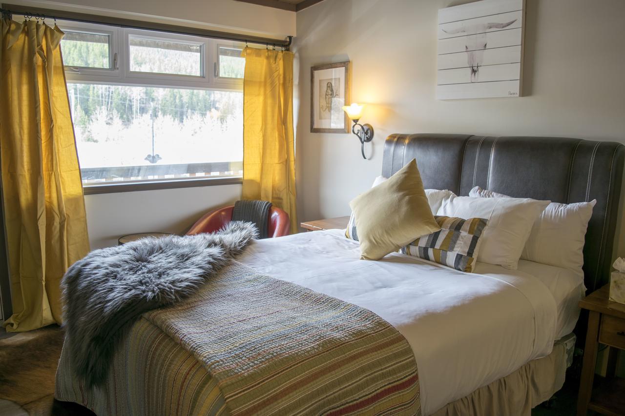 Yamnuska Suites Canmore Zewnętrze zdjęcie