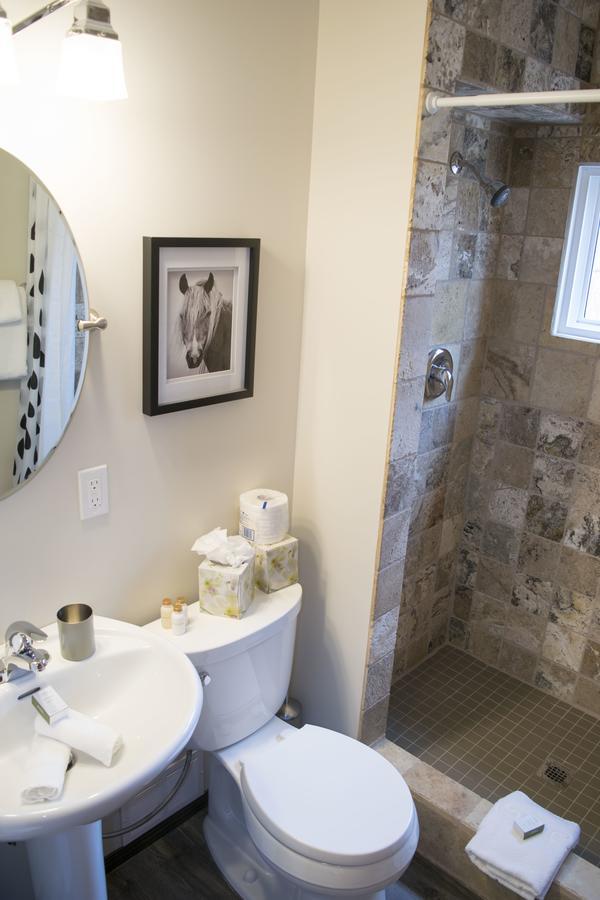 Yamnuska Suites Canmore Zewnętrze zdjęcie