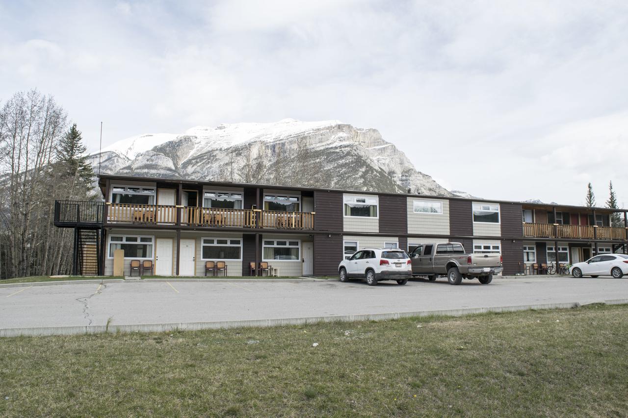 Yamnuska Suites Canmore Zewnętrze zdjęcie