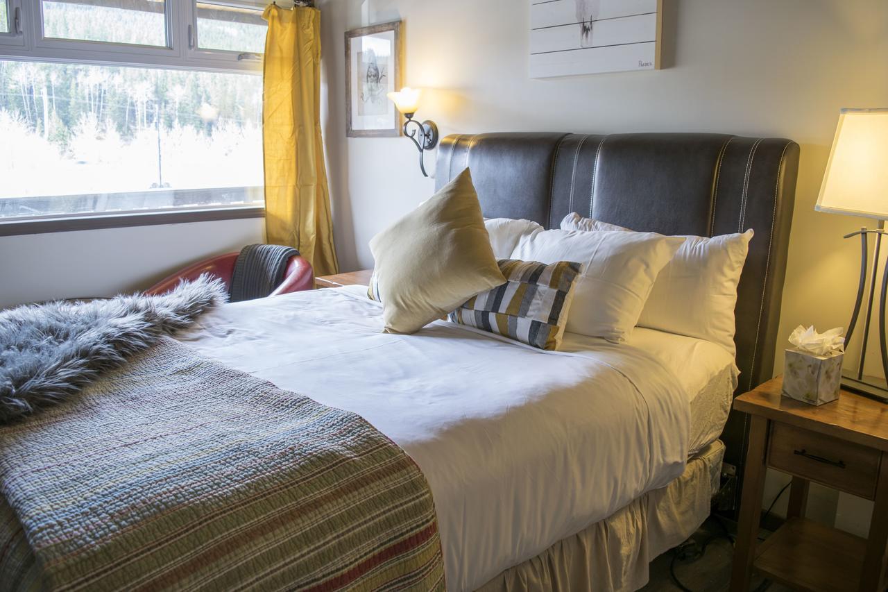 Yamnuska Suites Canmore Zewnętrze zdjęcie